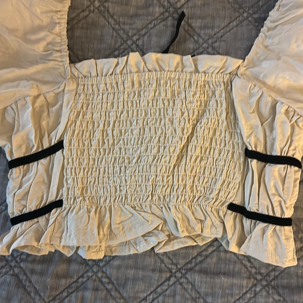 Bow Detail Crop Top - Picture 6 of 6